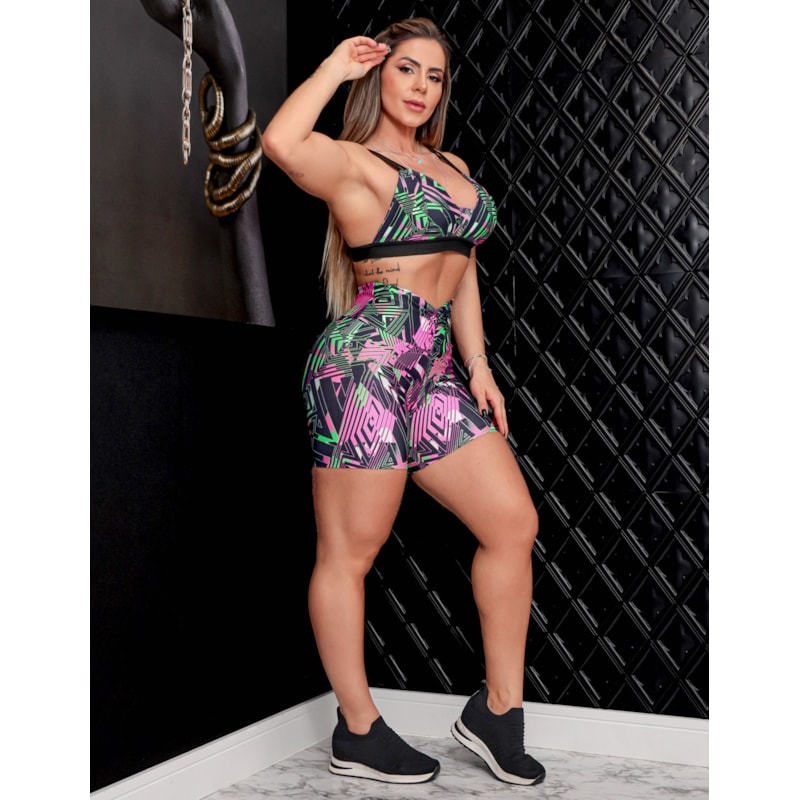 Conjunto para Academia com Short Empina Bumbum e Top com Bojo Removível Estampado