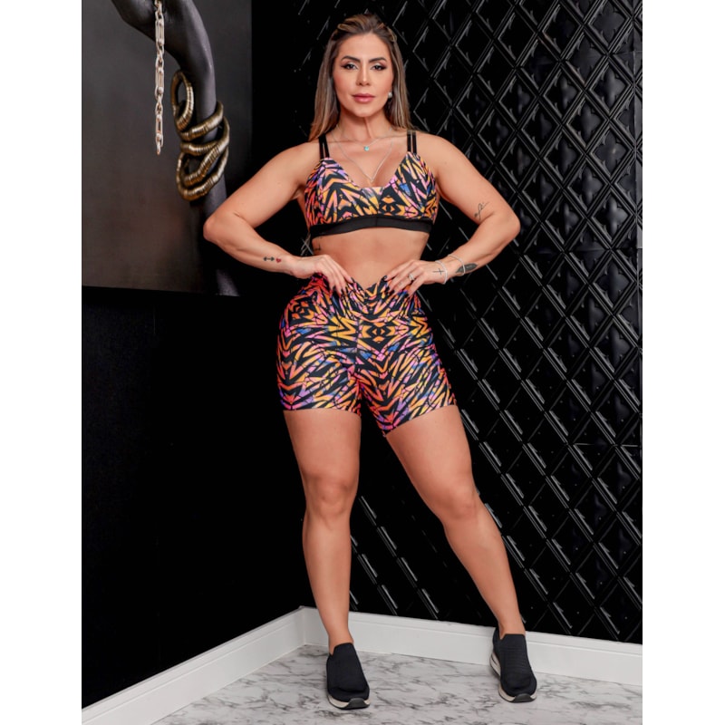 Conjunto Fitness Empina Bumbum Estampado com Short e Top com Bojo Removível