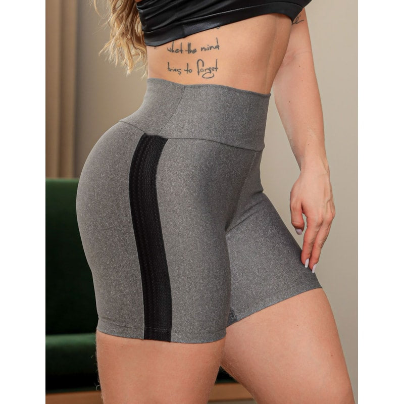 Conjunto Feminino Fitness Short com Recortes Laterais e Top Cirrê com Bojo