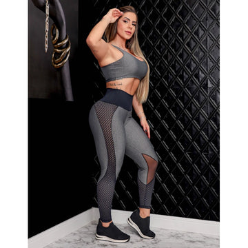 Conjunto Feminino para Academia com Cropped com Bojo e Calça com Tela de Poliamida