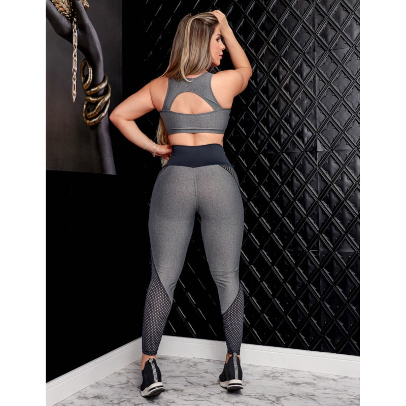Conjunto Feminino para Academia com Cropped com Bojo e Calça com Tela de Poliamida