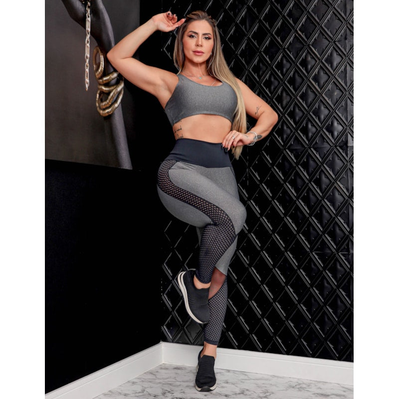Conjunto Feminino para Academia com Cropped com Bojo e Calça com Tela de Poliamida
