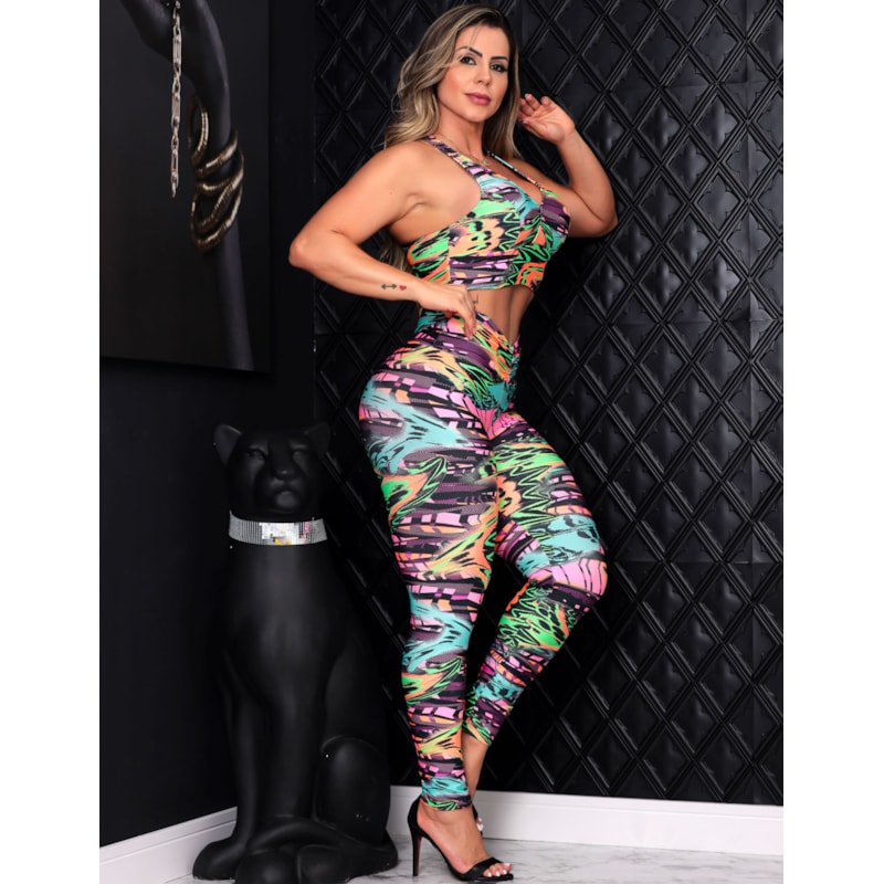 Conjunto Feminino Fitness Cropped com Bojo Removível e Calça Empina Bumbum