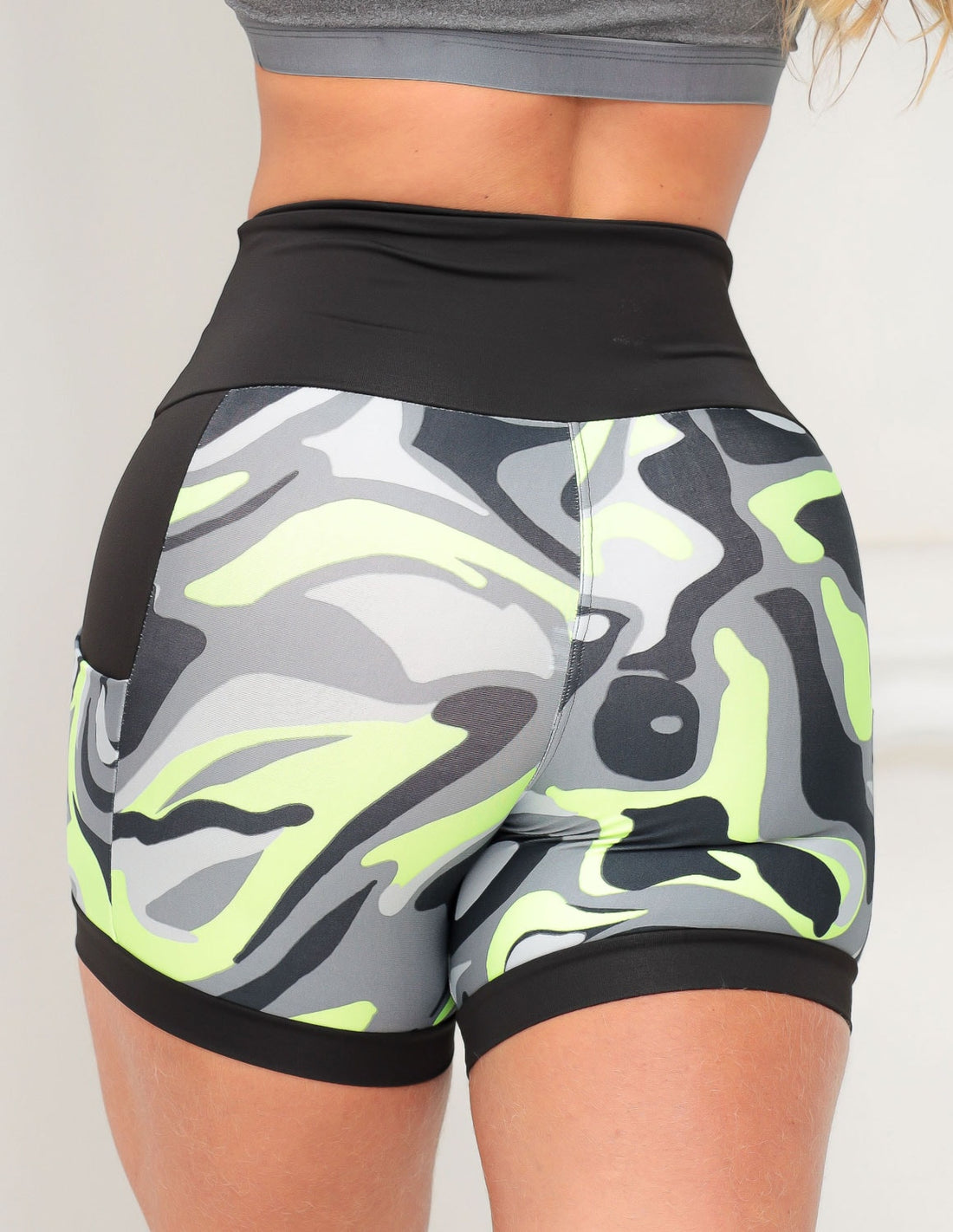 Shortinho Feminino Academia Fitness Estampado Cós Alto e Bolsos
