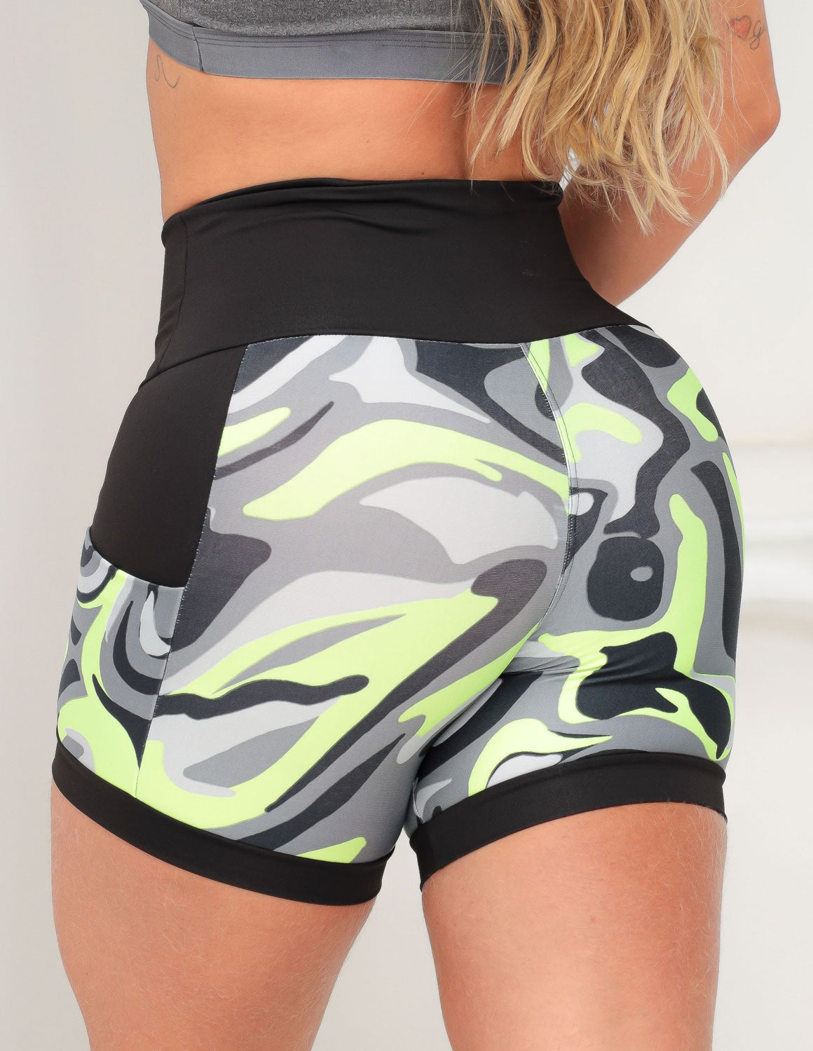 Shortinho Feminino Academia Fitness Estampado Cós Alto e Bolsos