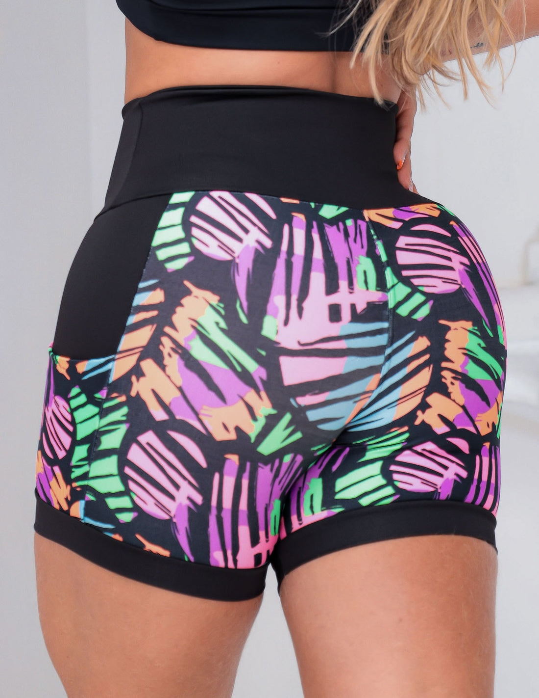 Shortinho Feminino Academia Fitness Estampado Cós Alto e Bolsos