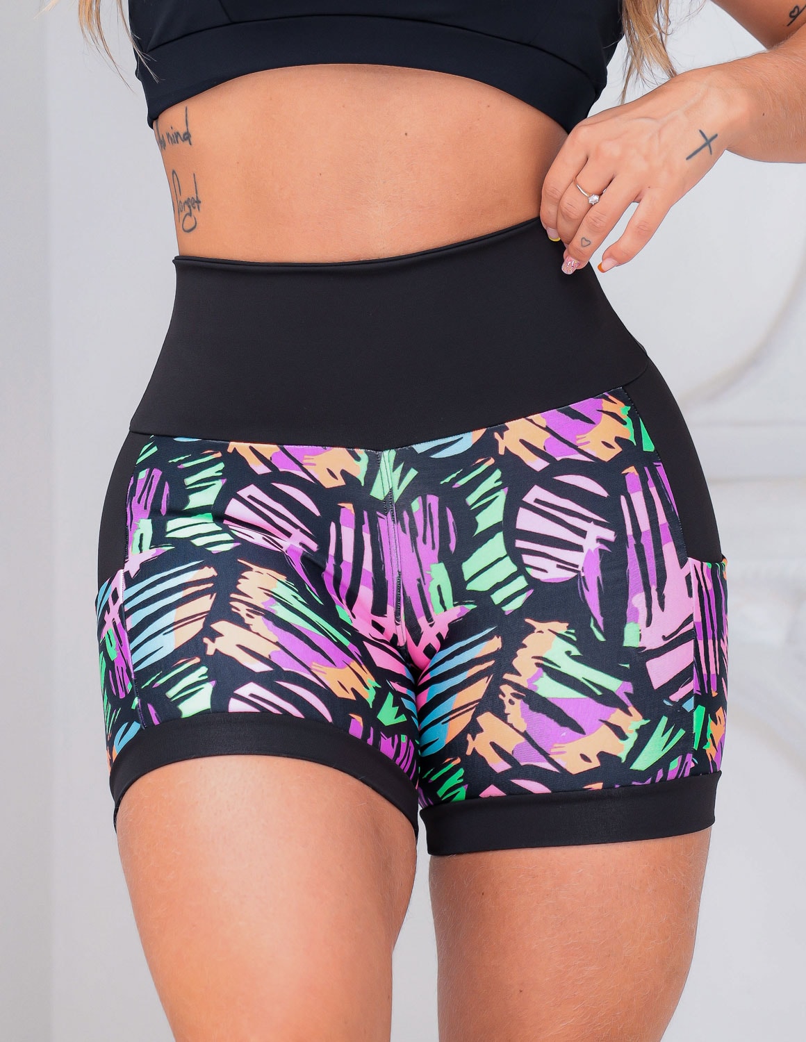 Shortinho Feminino Academia Fitness Estampado Cós Alto e Bolsos