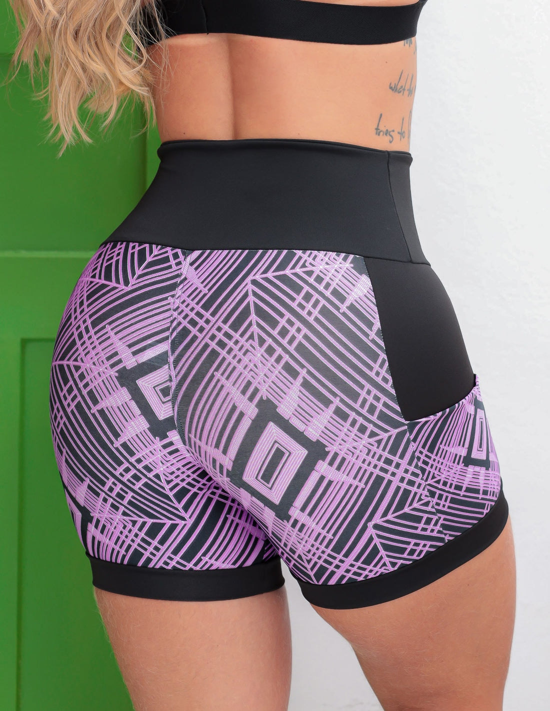 Shortinho Feminino Academia Fitness Estampado Cós Alto e Bolsos