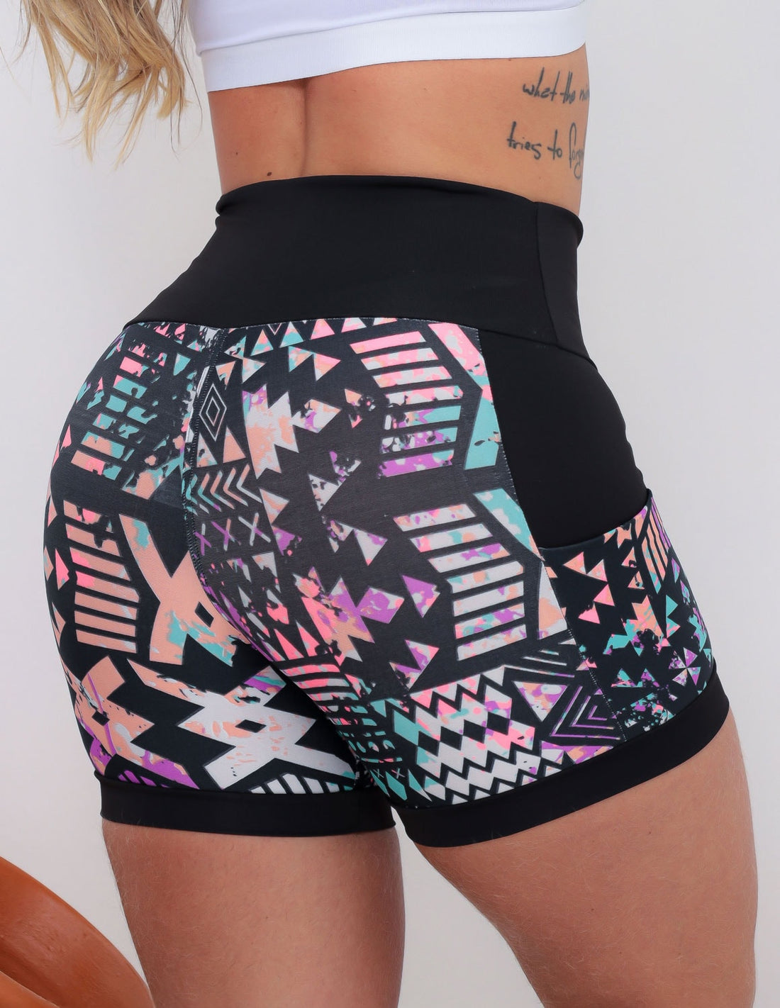Shortinho Feminino Academia Fitness Estampado Cós Alto e Bolsos