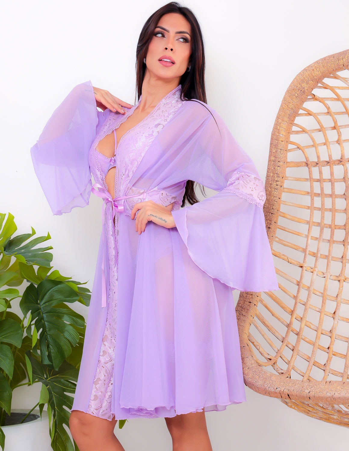 Robe Sensual Feminino em Tule e Renda com Manga Flare