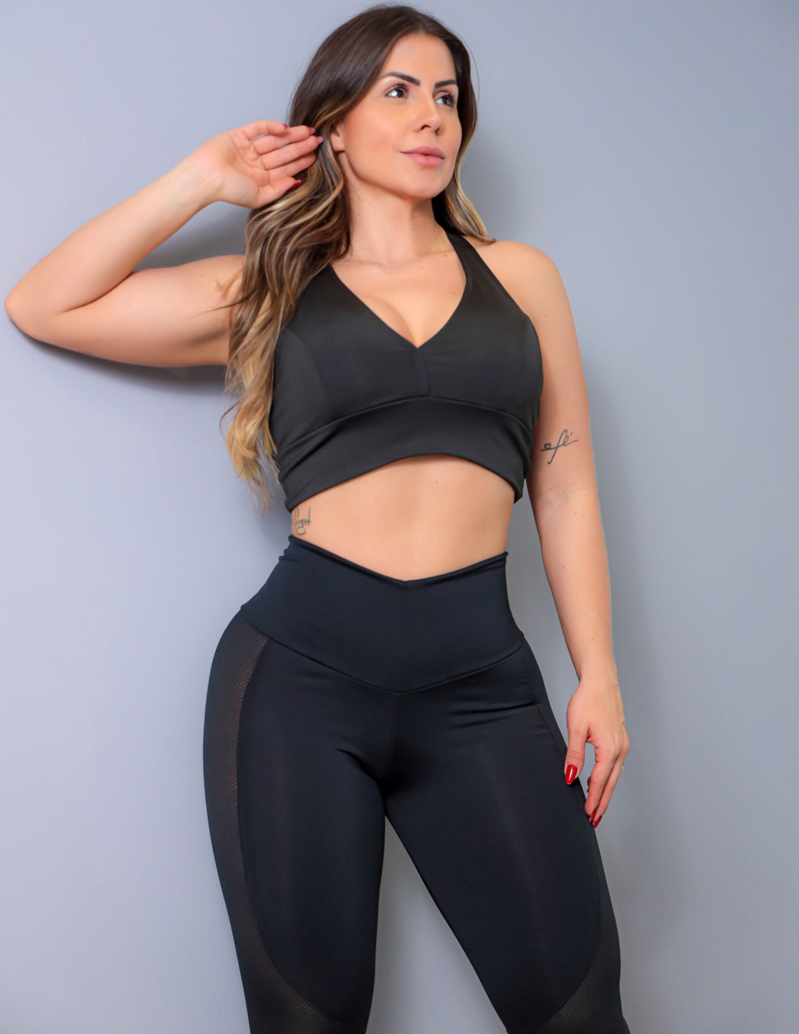 Conjunto Fitness Feminino Academia Cropped com Bojo e Legging
