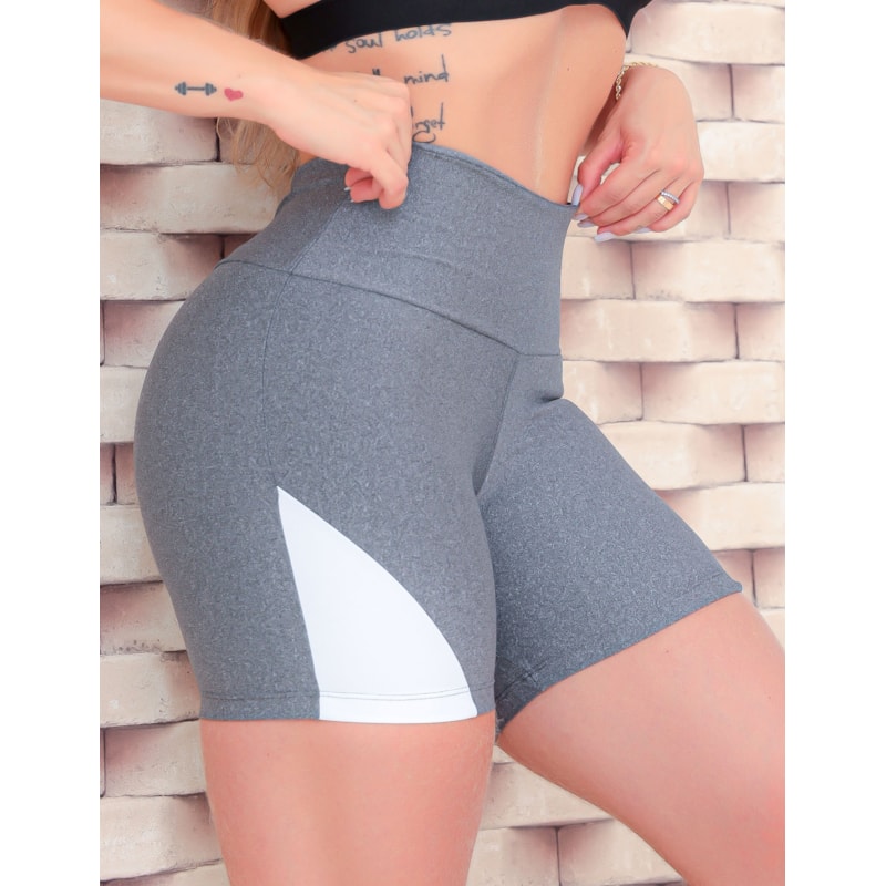 Shorts Curto Feminino para Academia com Recortes nas Laterais