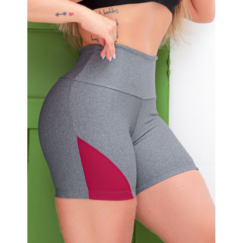 Shortinho de Ginástica Fitness para Mulheres com Recortes Laterais