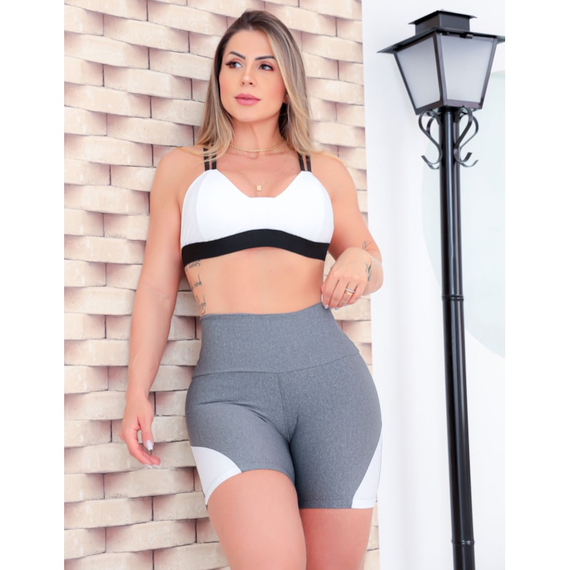 Conjunto Feminino para Academia Top com Bojo e Shortinho com Recortes nas Laterais