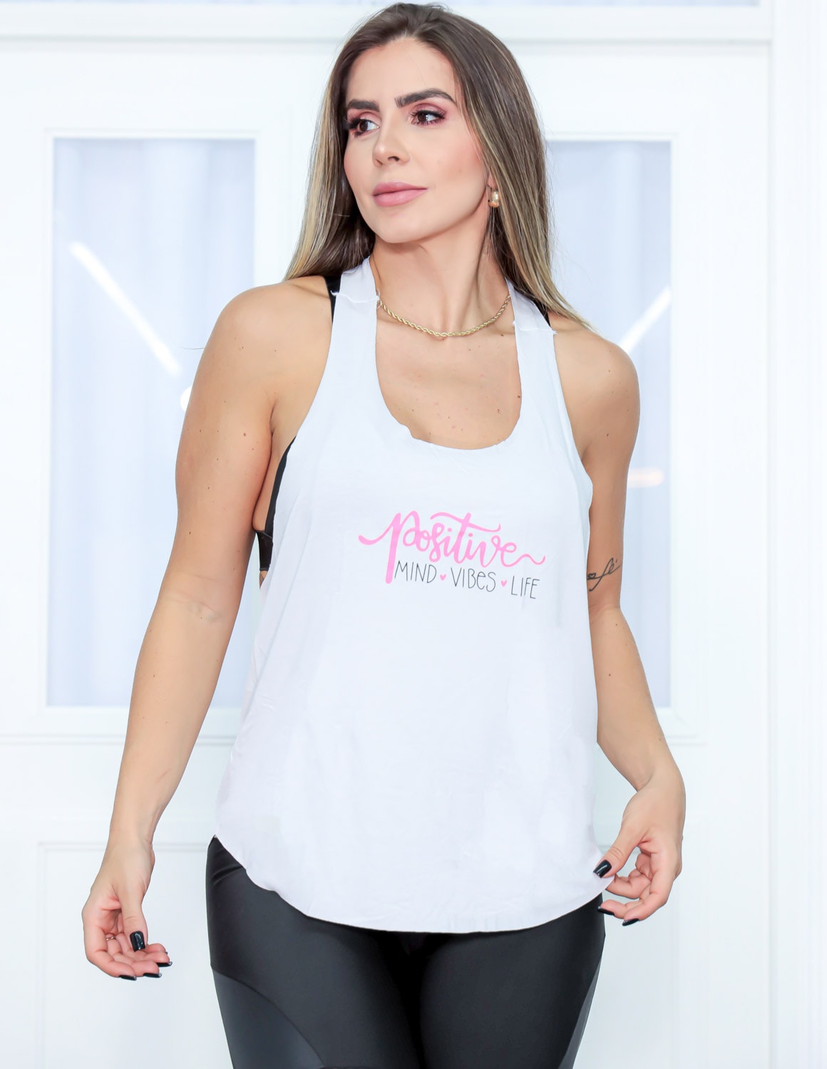 Camiseta Regata Feminina de Academia Estilo Nadador com Estampa - POSITIVE