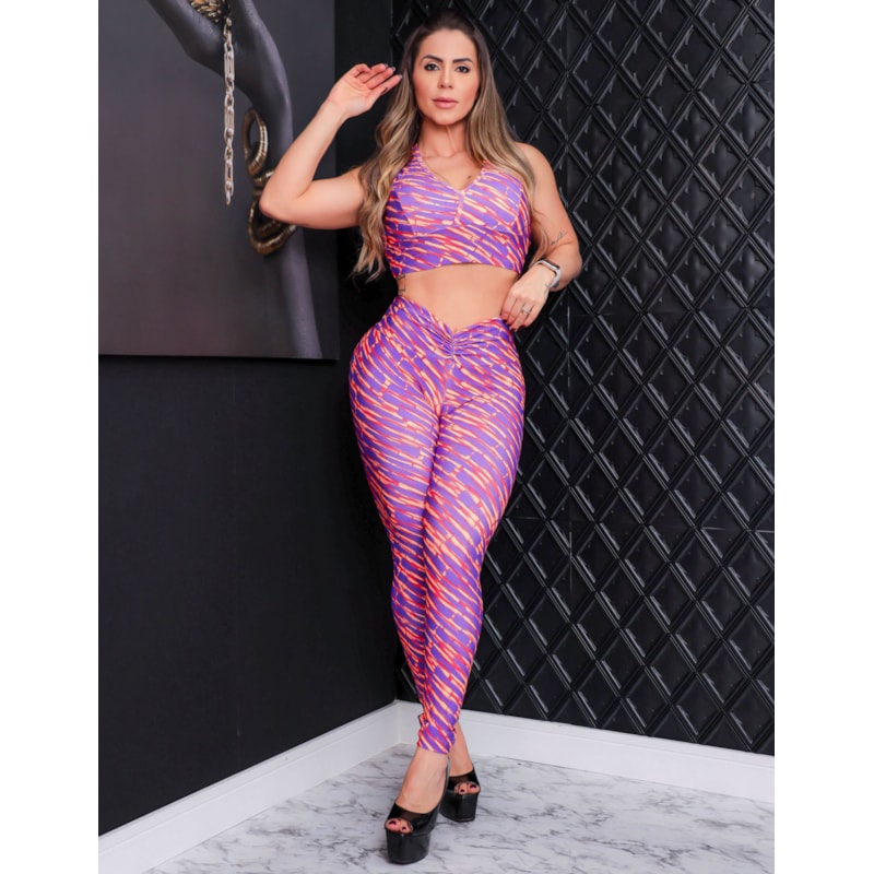 Conjunto Feminino Estampado com Calça Empina Bumbum e Cropped com Bojo