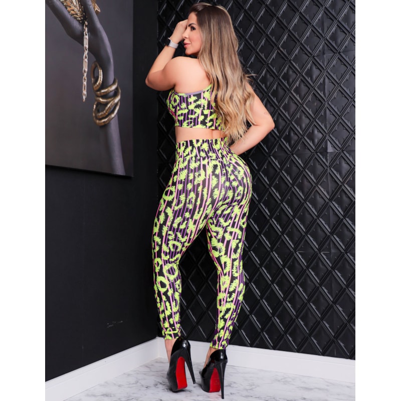 Conjunto Estampado Academia com Cropped com Bojo Removível + Calça Empina Bumbum