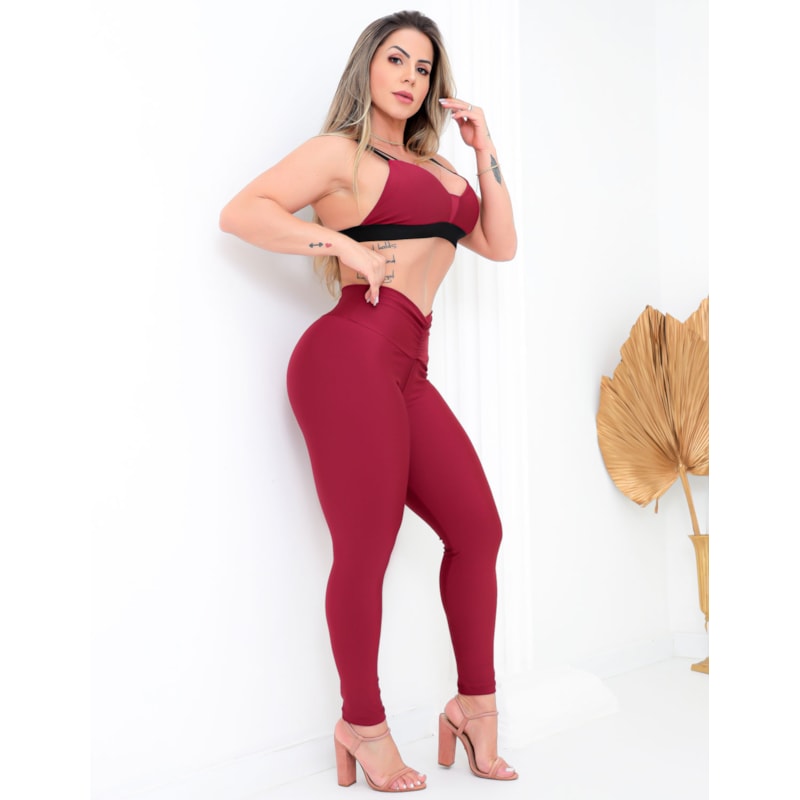Conjunto Feminino Empina Bumbum com Legging e Top para Academia