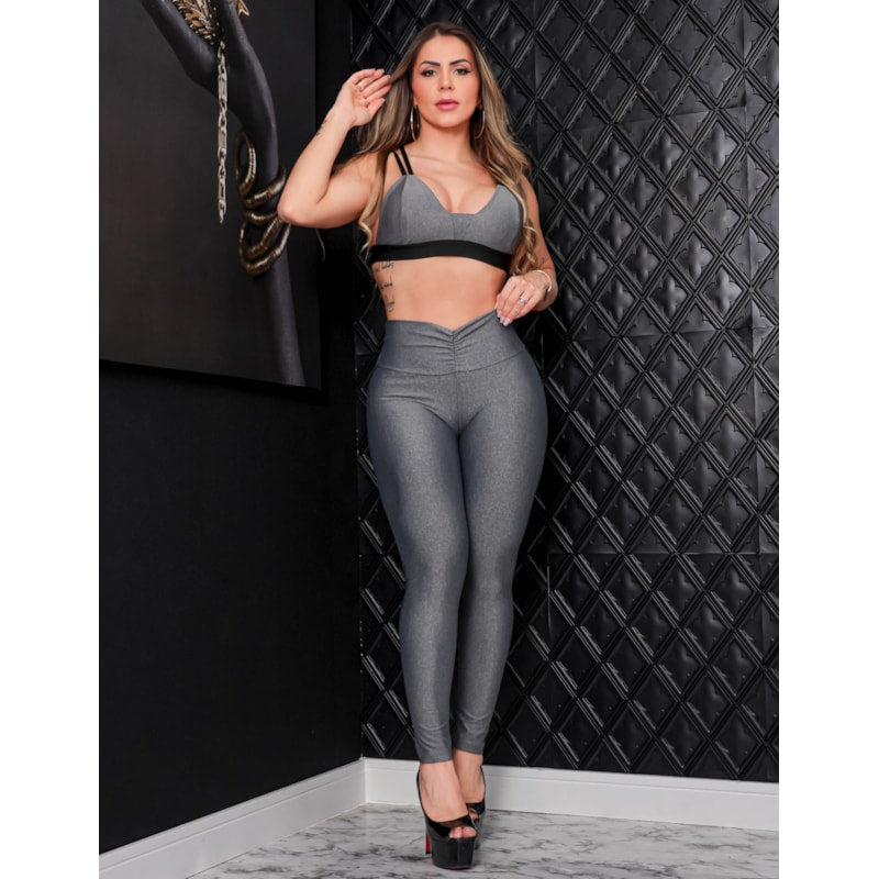 Conjunto Fitness Feminino Empina Bumbum com Calça Legging e Top Fitness