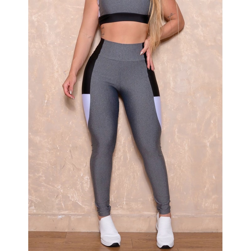 Calça Legging Feminina Fitness com Bolsos e Detalhe nas Laterais