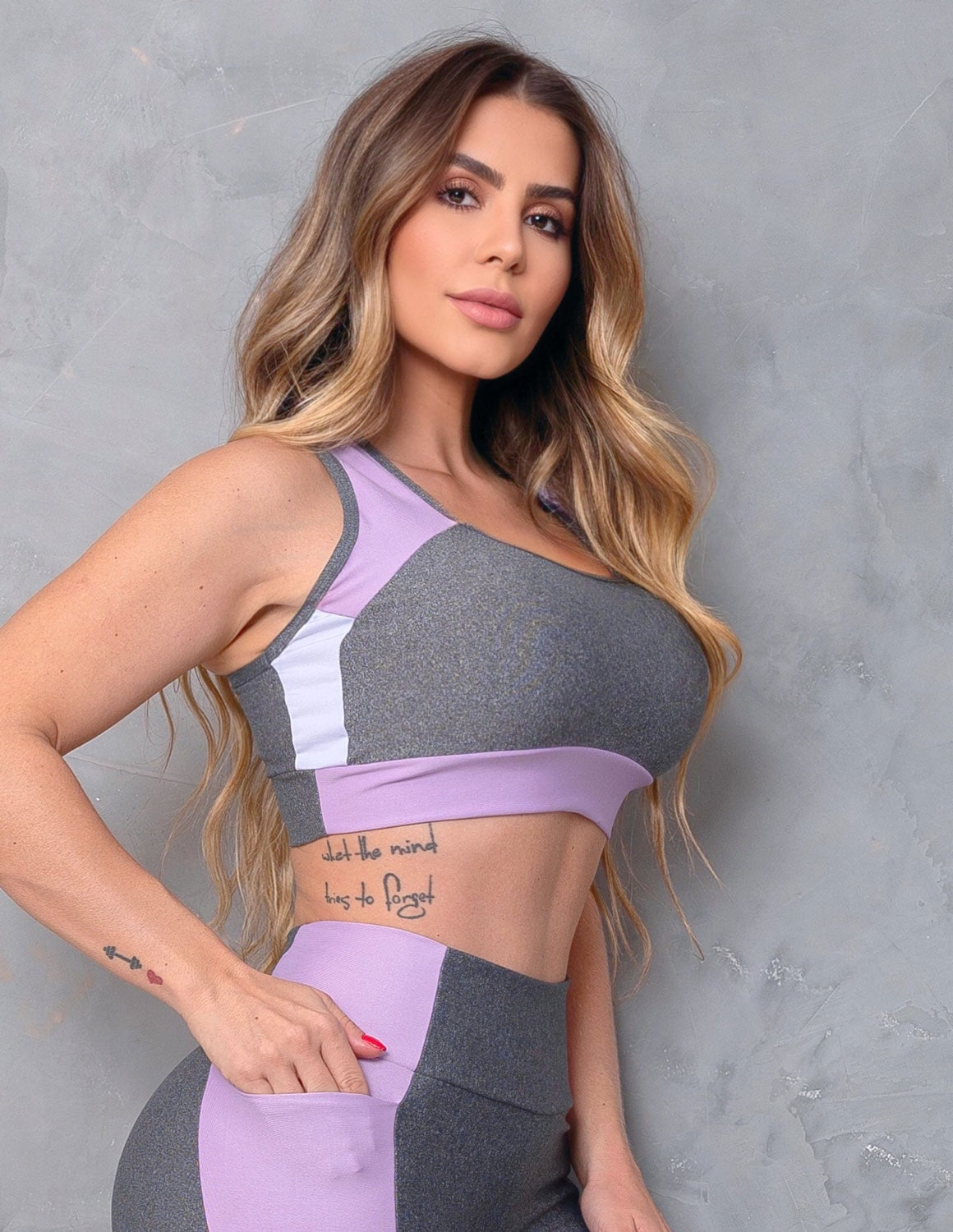 Cropped Feminino para Academia Estilo Nadador sem Bojo