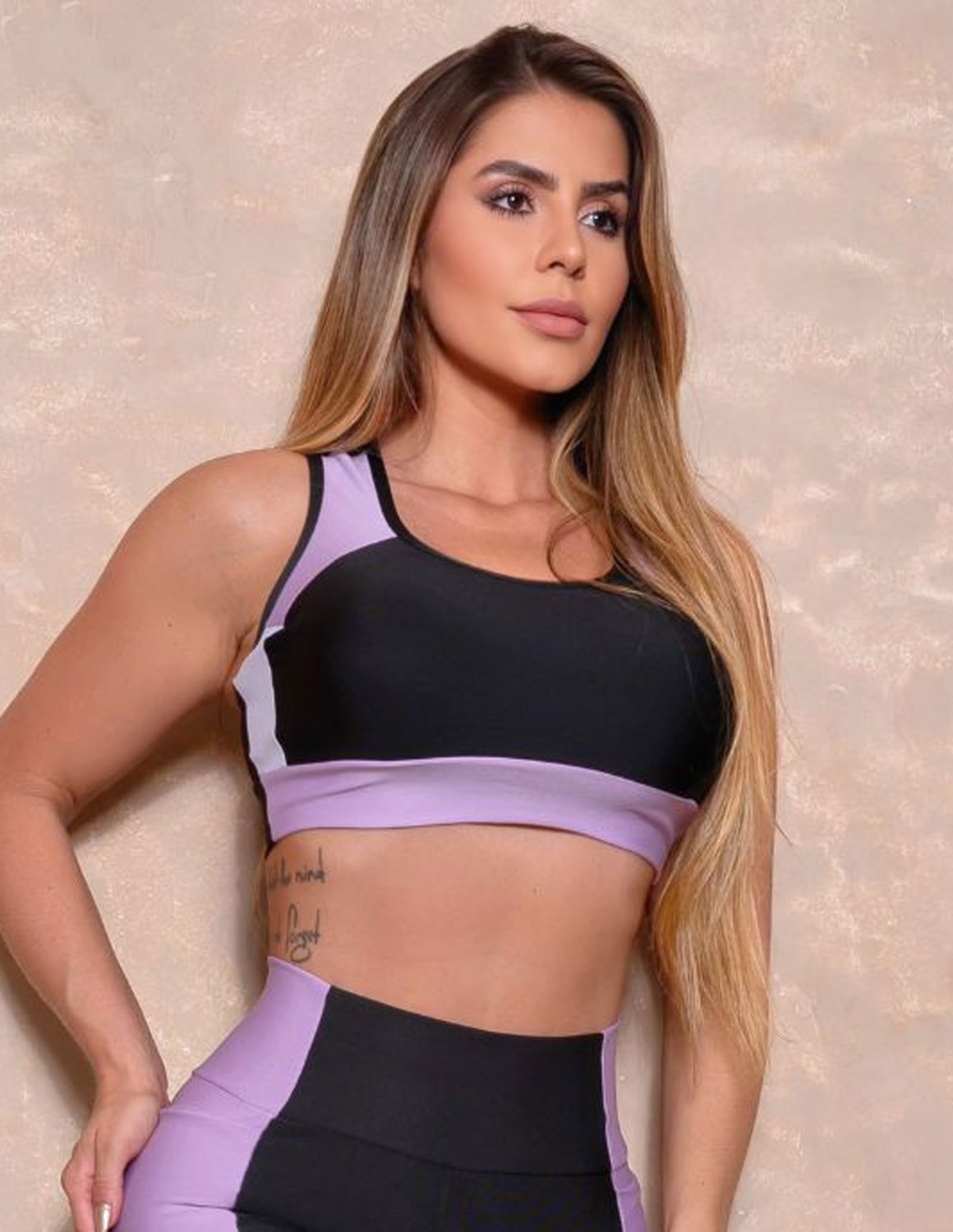 Cropped Fitness com Recorte Colorido sem Bojo