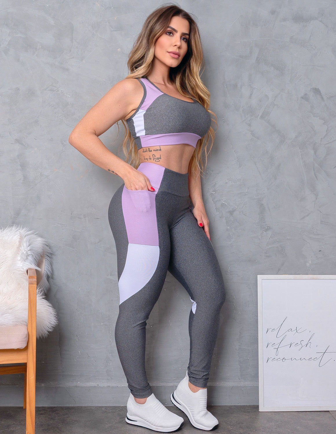 Look Fitness Feminino Fitmoda com Cropped sem Bojo e Calça Legging
