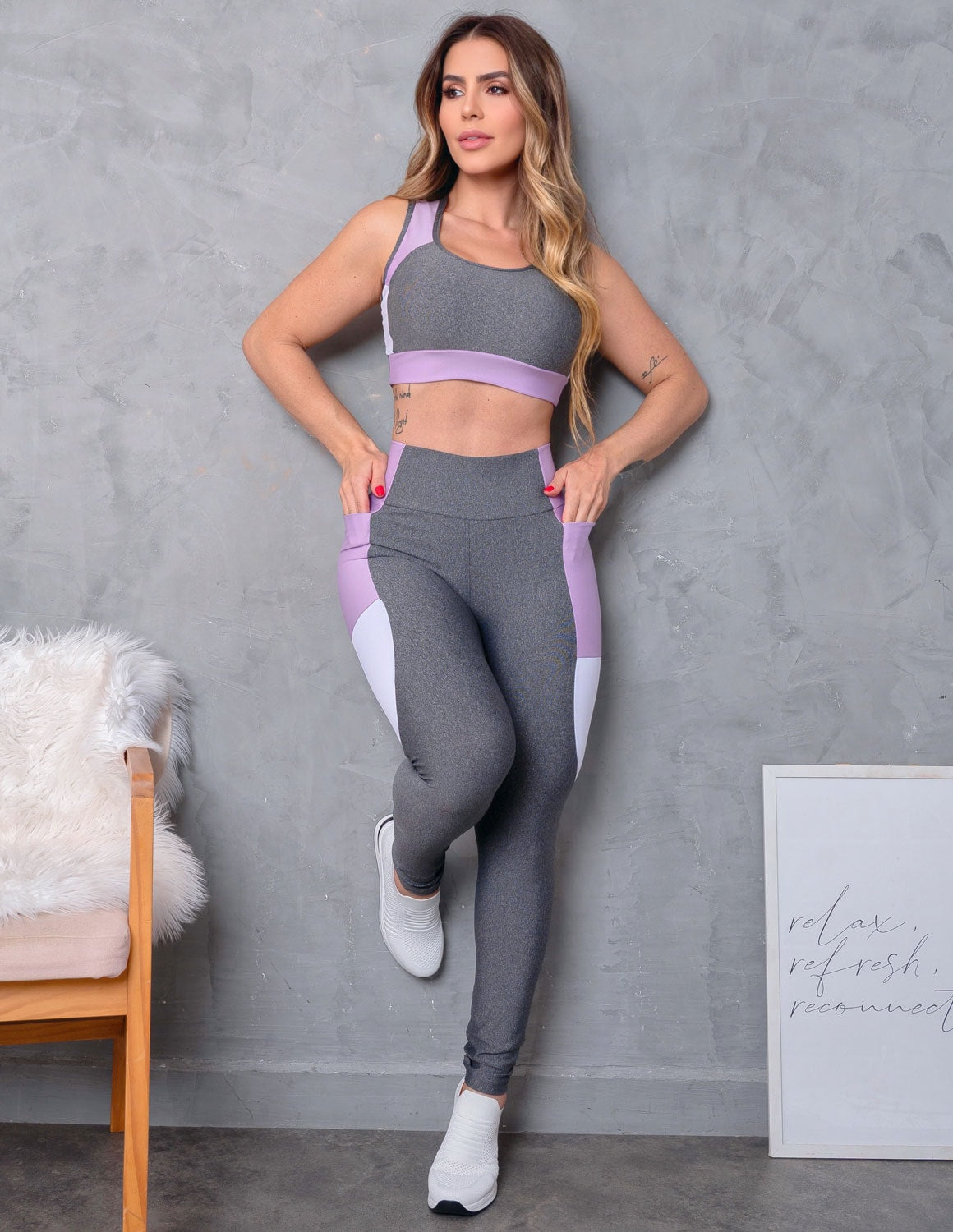 Look Fitness Feminino Fitmoda com Cropped sem Bojo e Calça Legging