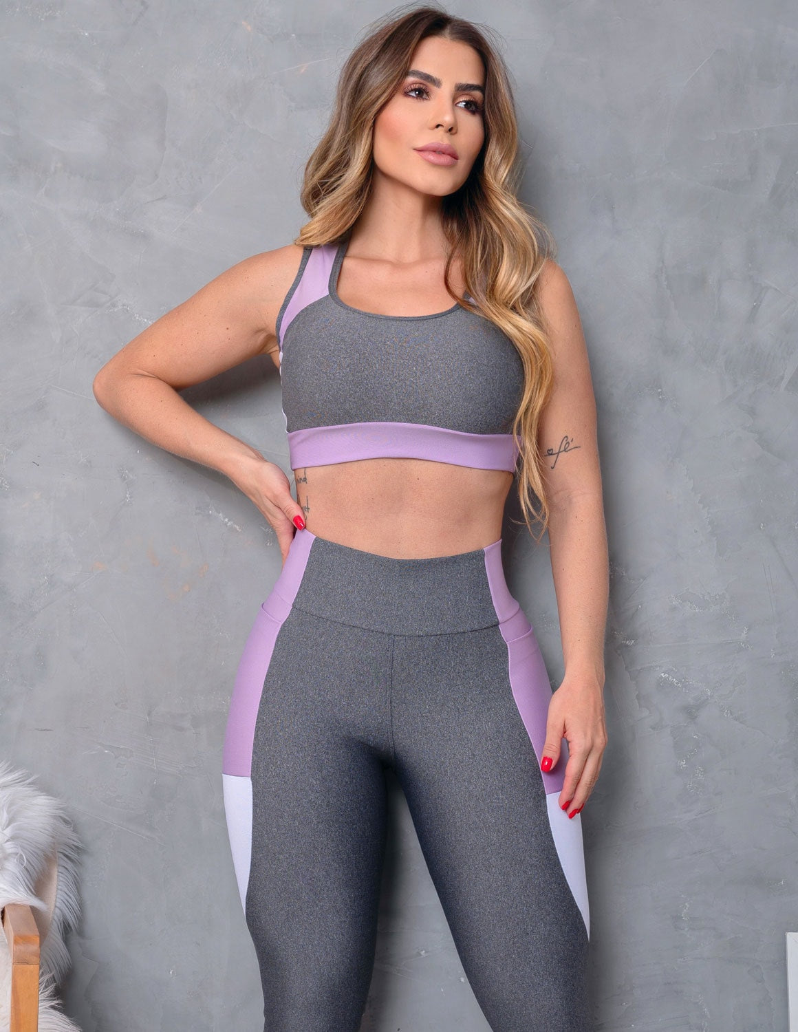Look Fitness Feminino Fitmoda com Cropped sem Bojo e Calça Legging