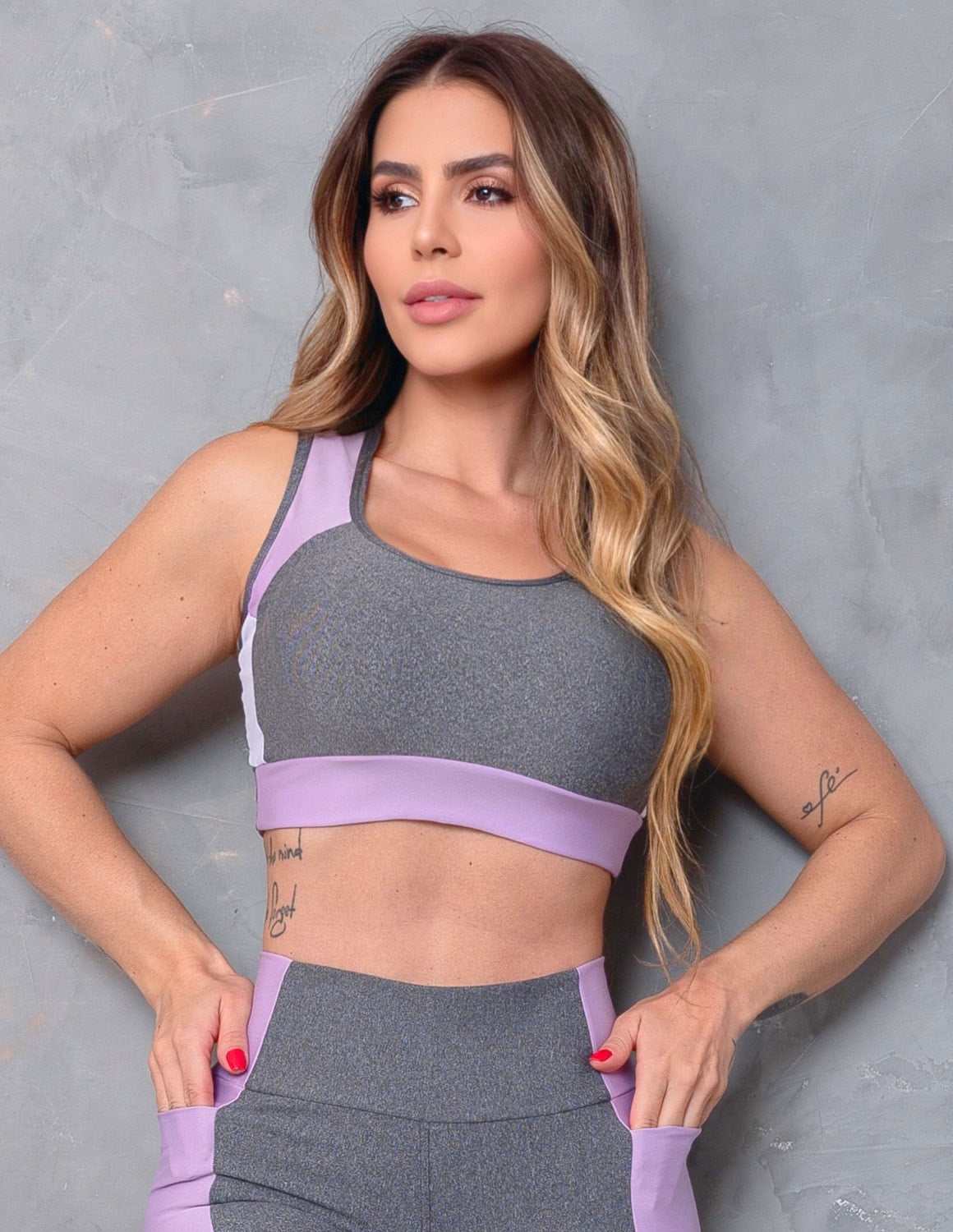 Look Fitness Feminino Fitmoda com Cropped sem Bojo e Calça Legging