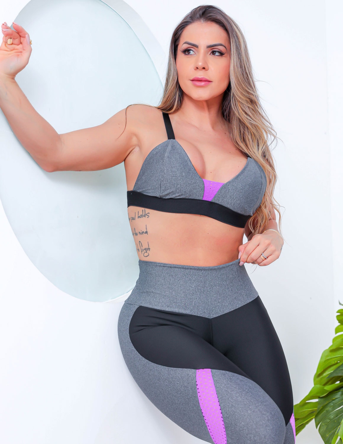 Conjunto Feminino Fitness com Calça Legging e Top com Bojo