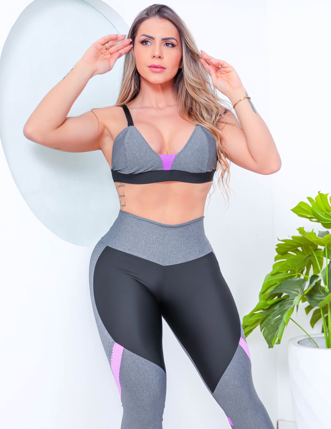 Conjunto Feminino Fitness com Calça Legging e Top com Bojo