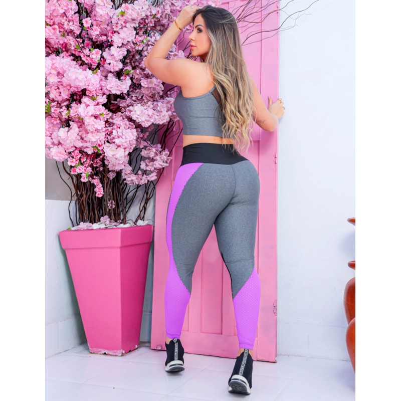 Conjunto Feminino Fitness com Calça com Tela em Poliamida e Cropped com Bojo