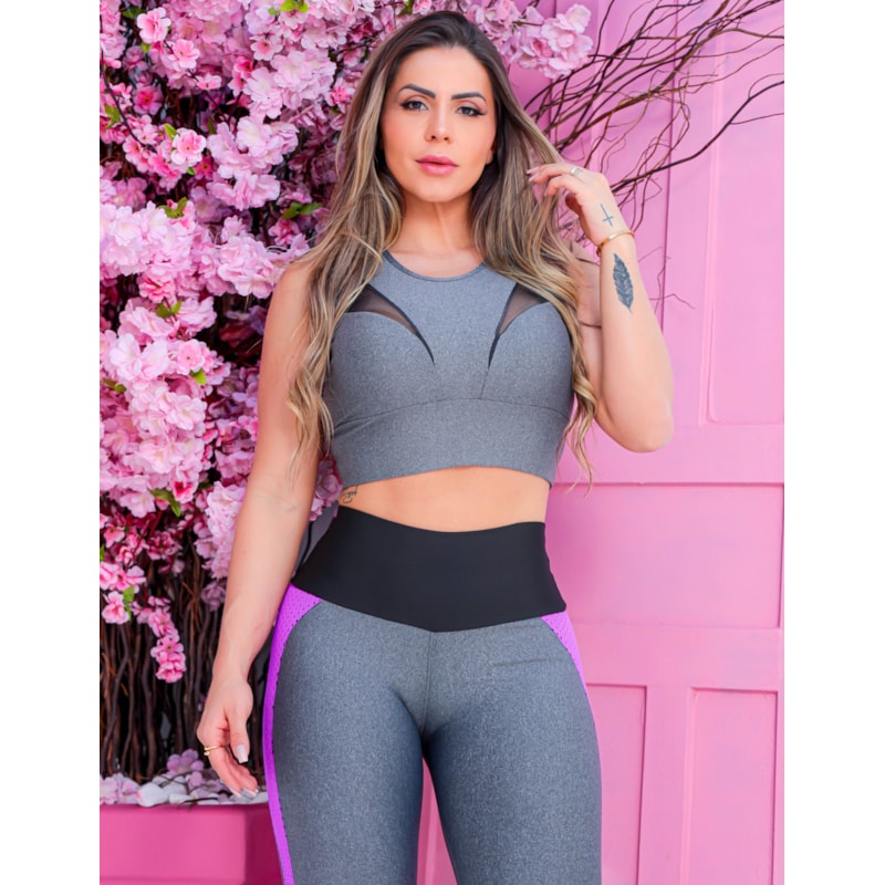 Conjunto Feminino Fitness com Calça com Tela em Poliamida e Cropped com Bojo