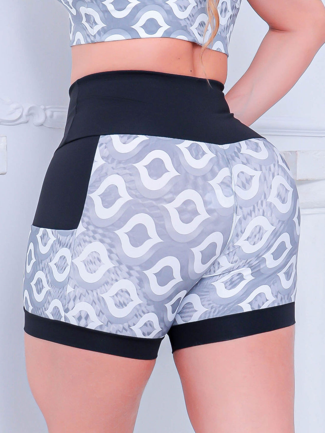 Shortinho Feminino Academia Fitness Estampado Cós Alto e Bolsos