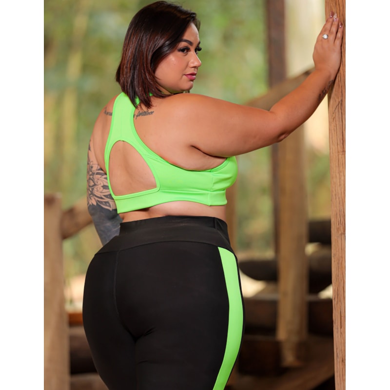 Conjunto Plus Size com Calça e Cropped para Academia
