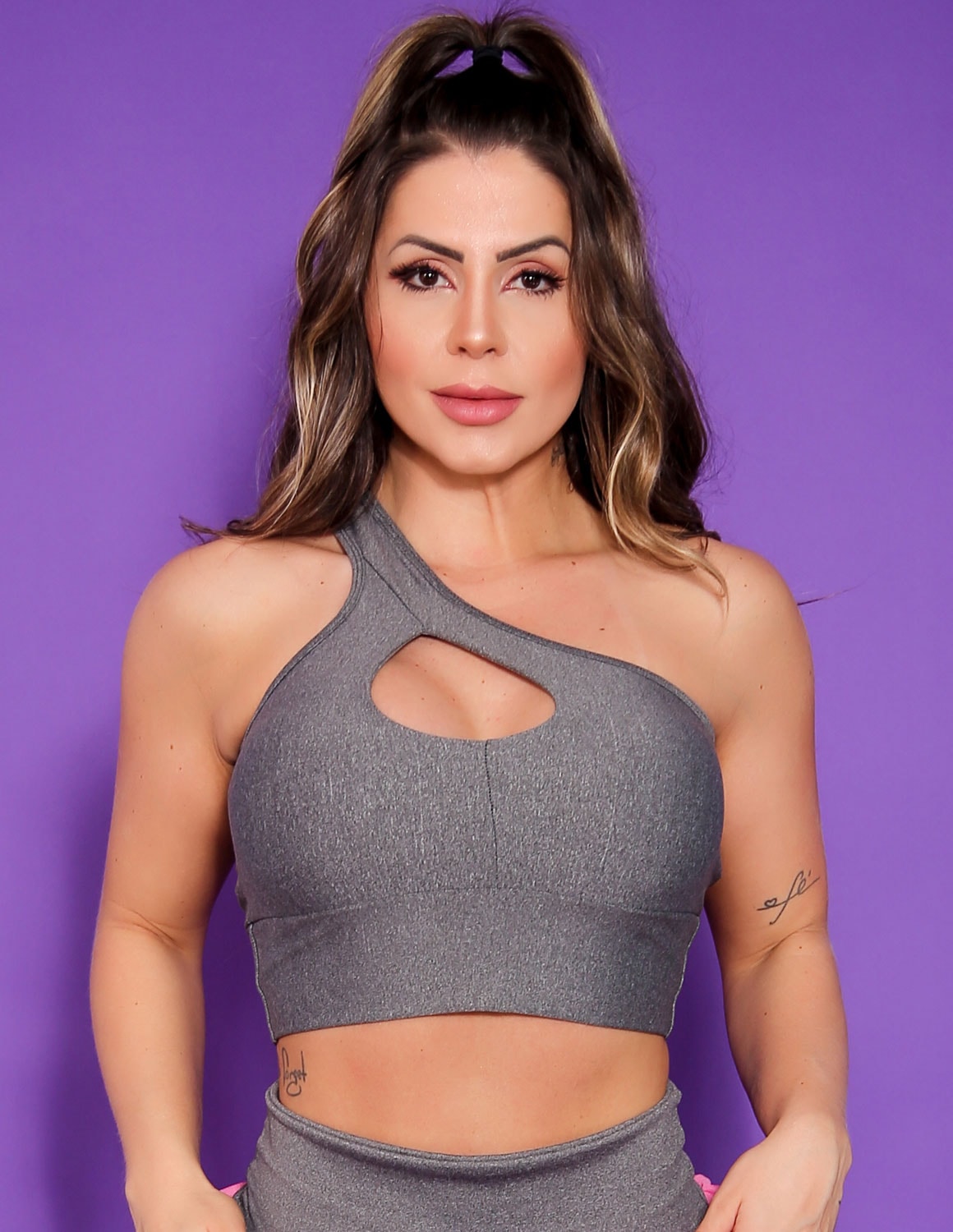 Conjunto Running Dry Feminino Short com Bolso e Top com Bojo