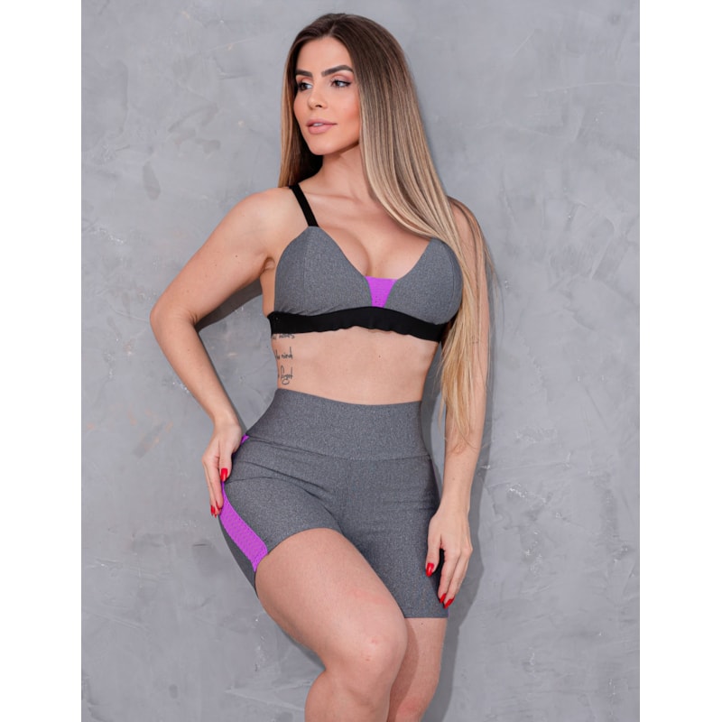 Look Fitness Feminino com Shortinho e Top com Bojo Removível