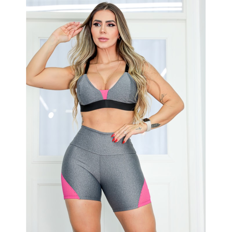 Conjunto Fitness Feminino com Shortinho e Top com Recorte em Tela
