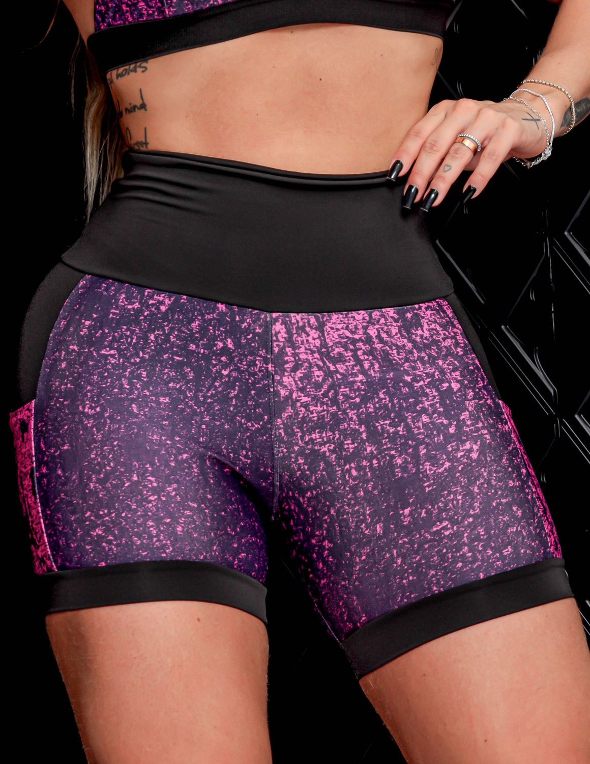 Shortinho Feminino Academia Fitness Estampado Cós Alto e Bolsos