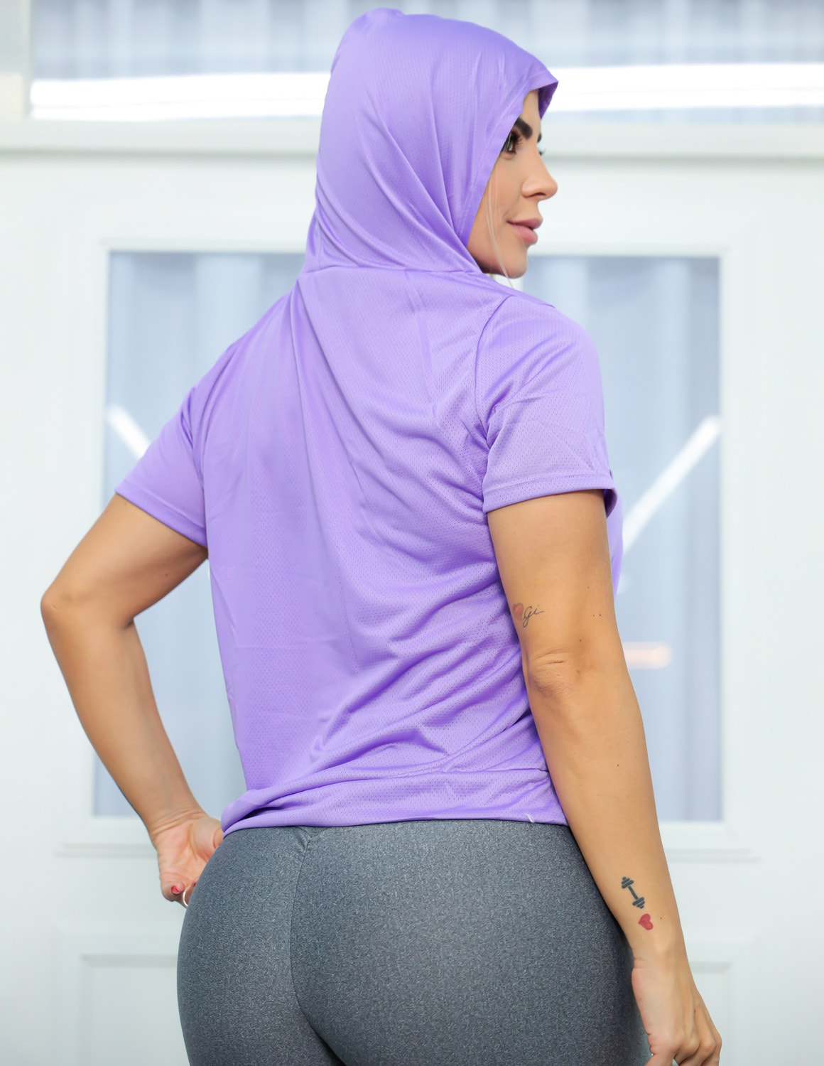 Blusa Feminina com capuz em Dry Fit Seca Rápido para Academia