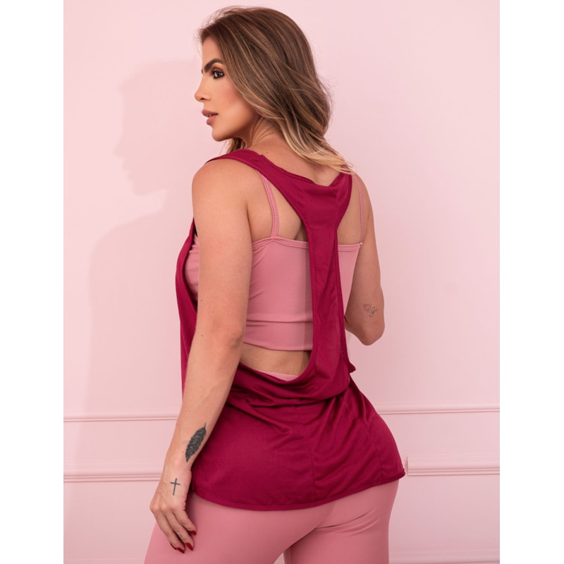 Camiseta Regata Esportiva Feminina em Dyr Fit Cavada