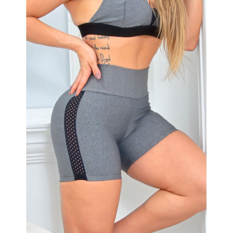 Conjunto Feminino Esportivo com Short com Tela nas Laterais e Top com Bojo
