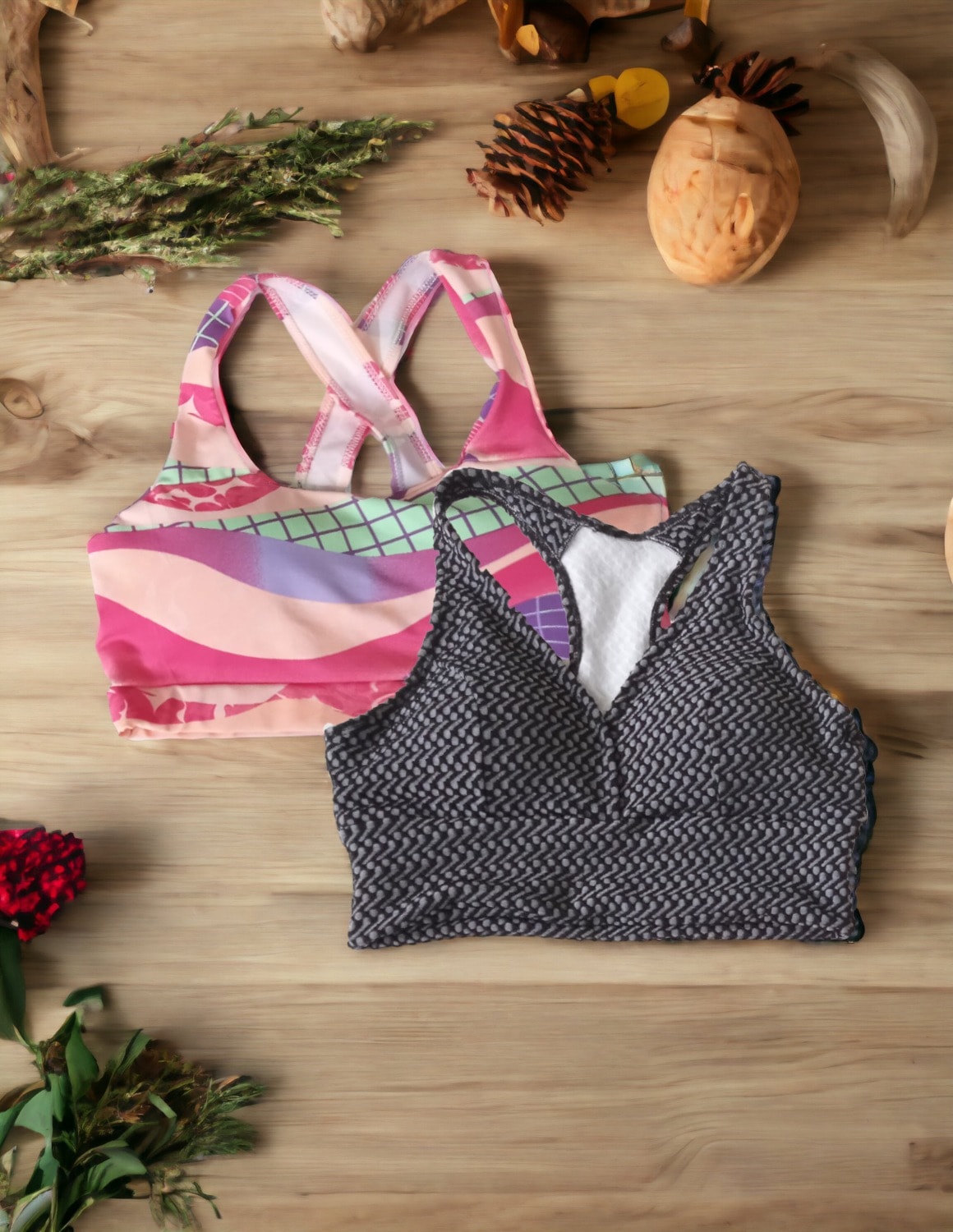 Kit com 2 Croppeds Fitness com Bojo com Estampas e Modelos Diferentes