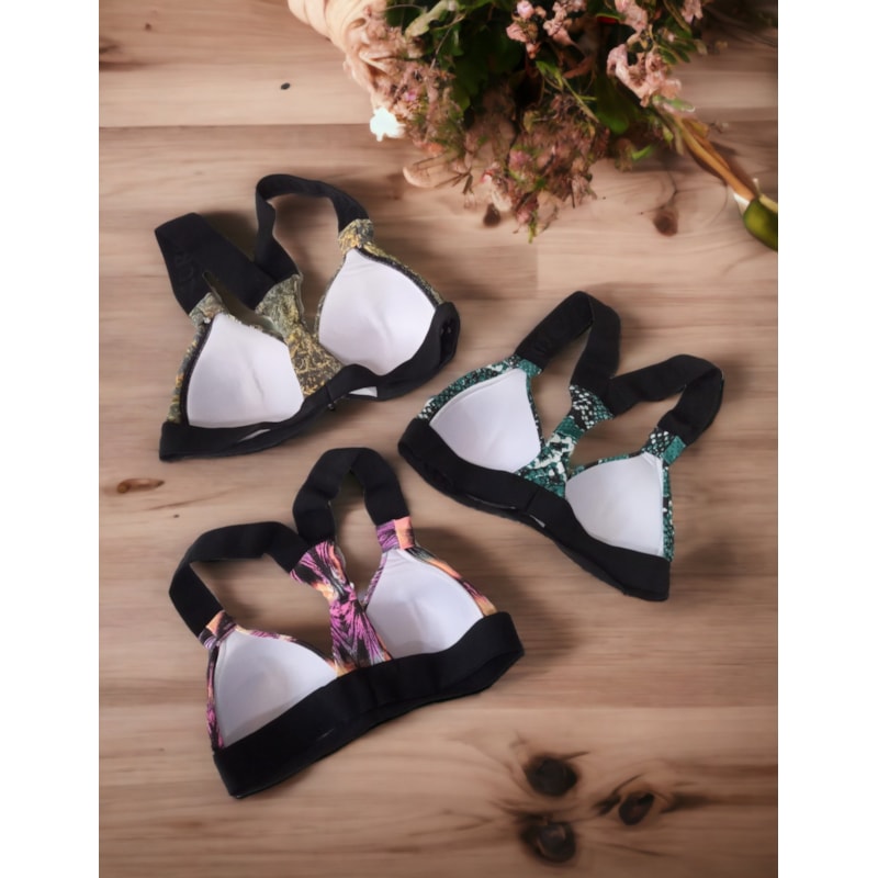 Kit com 3 Tops com Estampas Variadas com Bojo Estruturado Verão