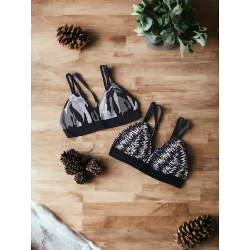 Kit com 2 Tops Feminino Fitness Estampado com Alcinhas e Bojo Removível