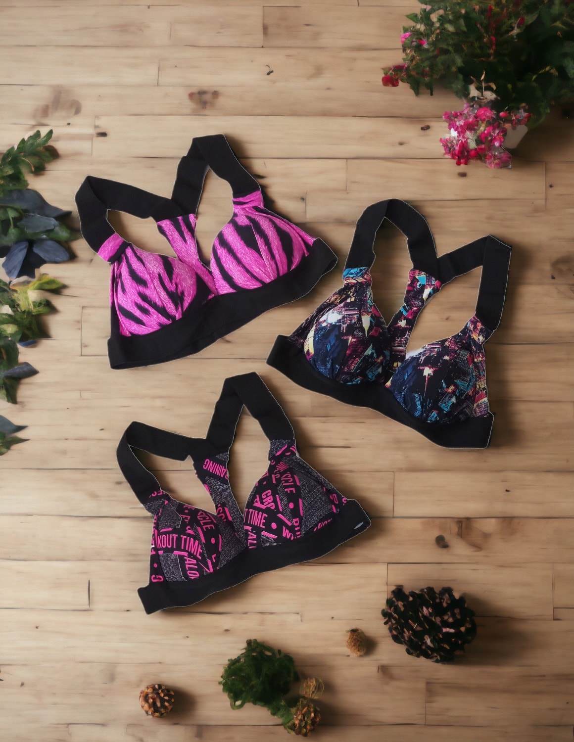 Kit com 3 Tops com Estampas Variadas em Poliamida com Bojo Estruturado