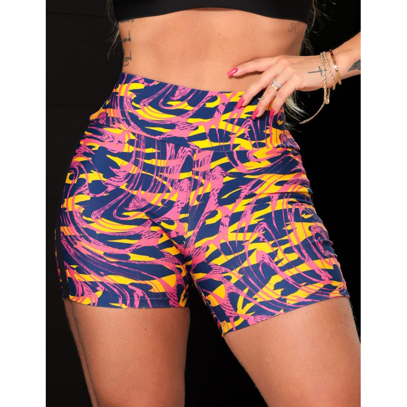 Short Feminino Curto com Estampa e Recortes em Tela nas Laterais