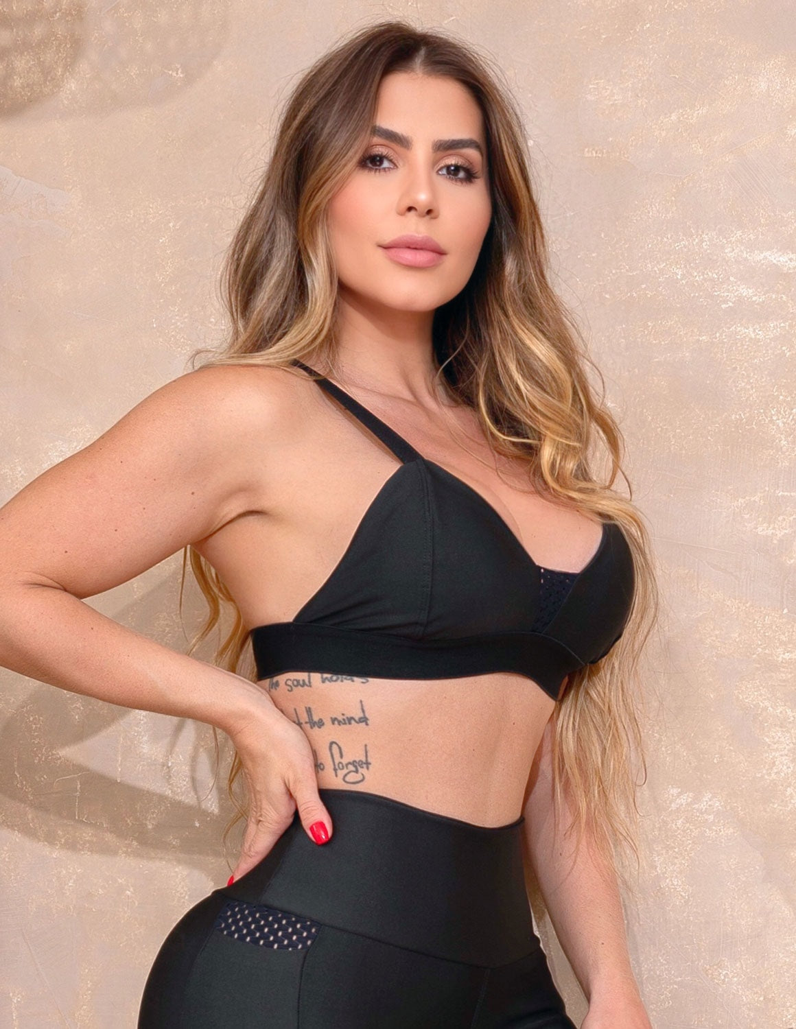 Top Feminino com Alças Reguláveis e Bojo Removível
