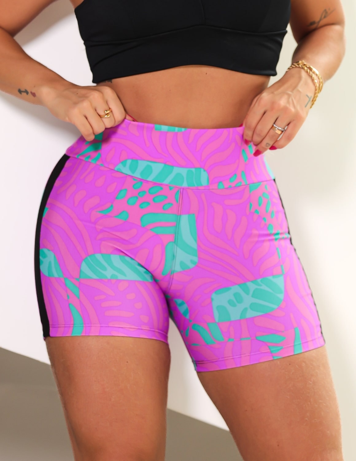 Shortinho Curto Feminino Estampado com Tela para Academia